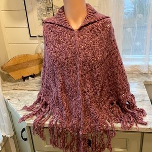 Poncho w collar